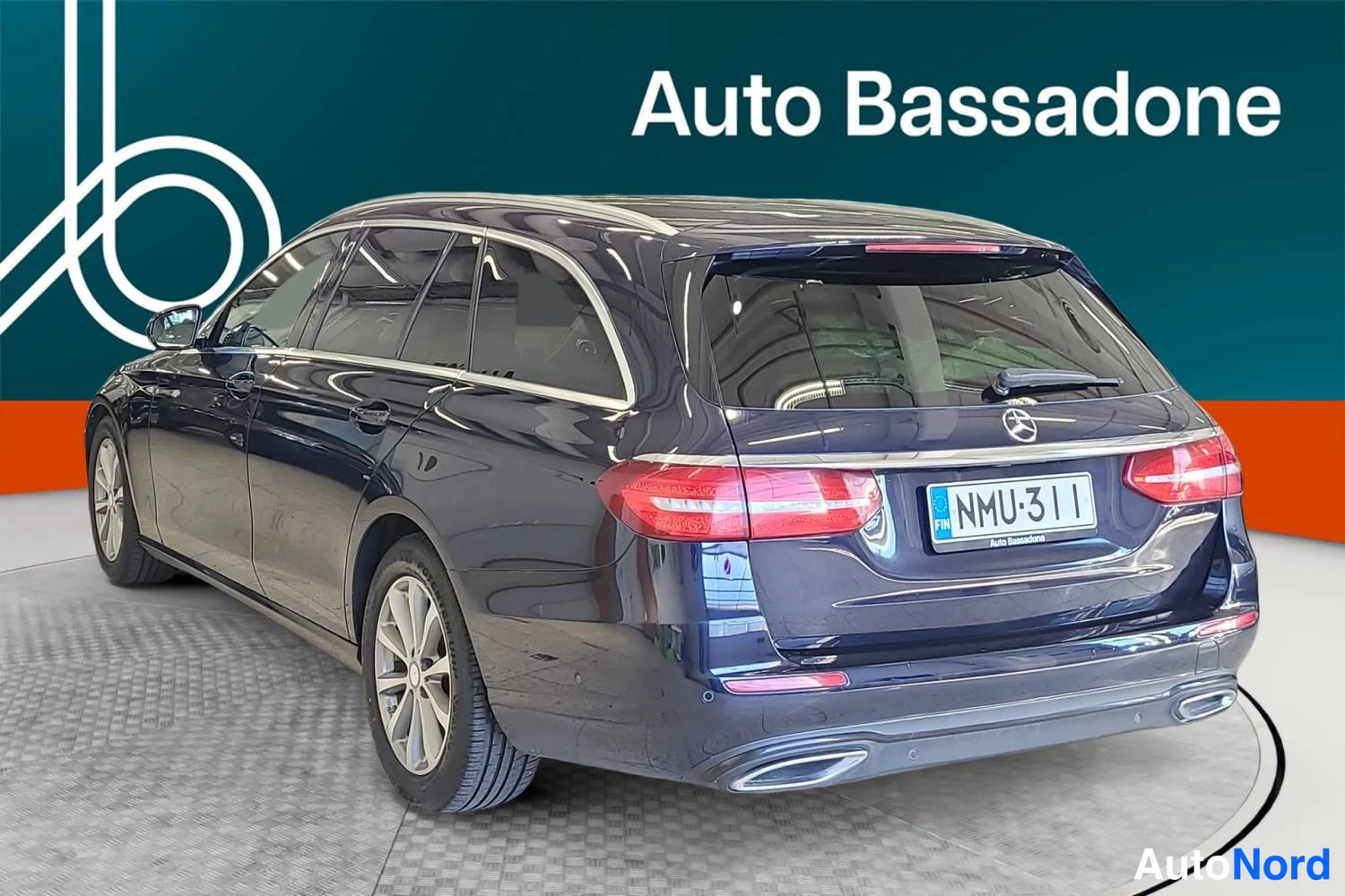 Sininen Mercedes-Benz E 200 d 2020, takaviisto, kuva 7