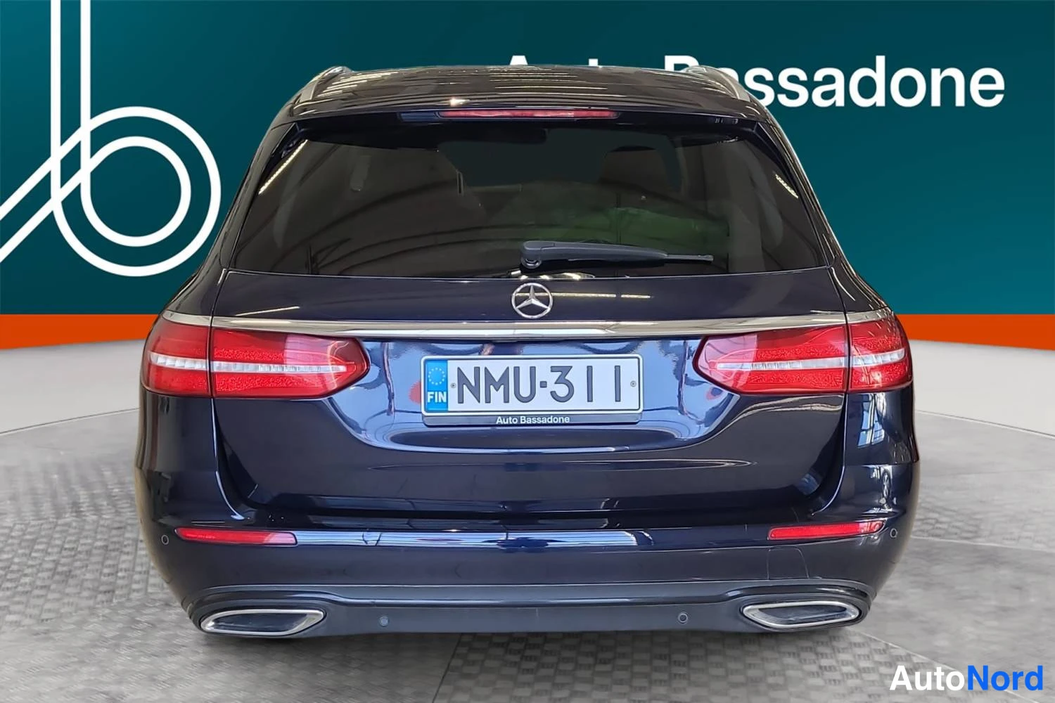 Sininen Mercedes-Benz E 200 d 2020, takaa, kuva 8