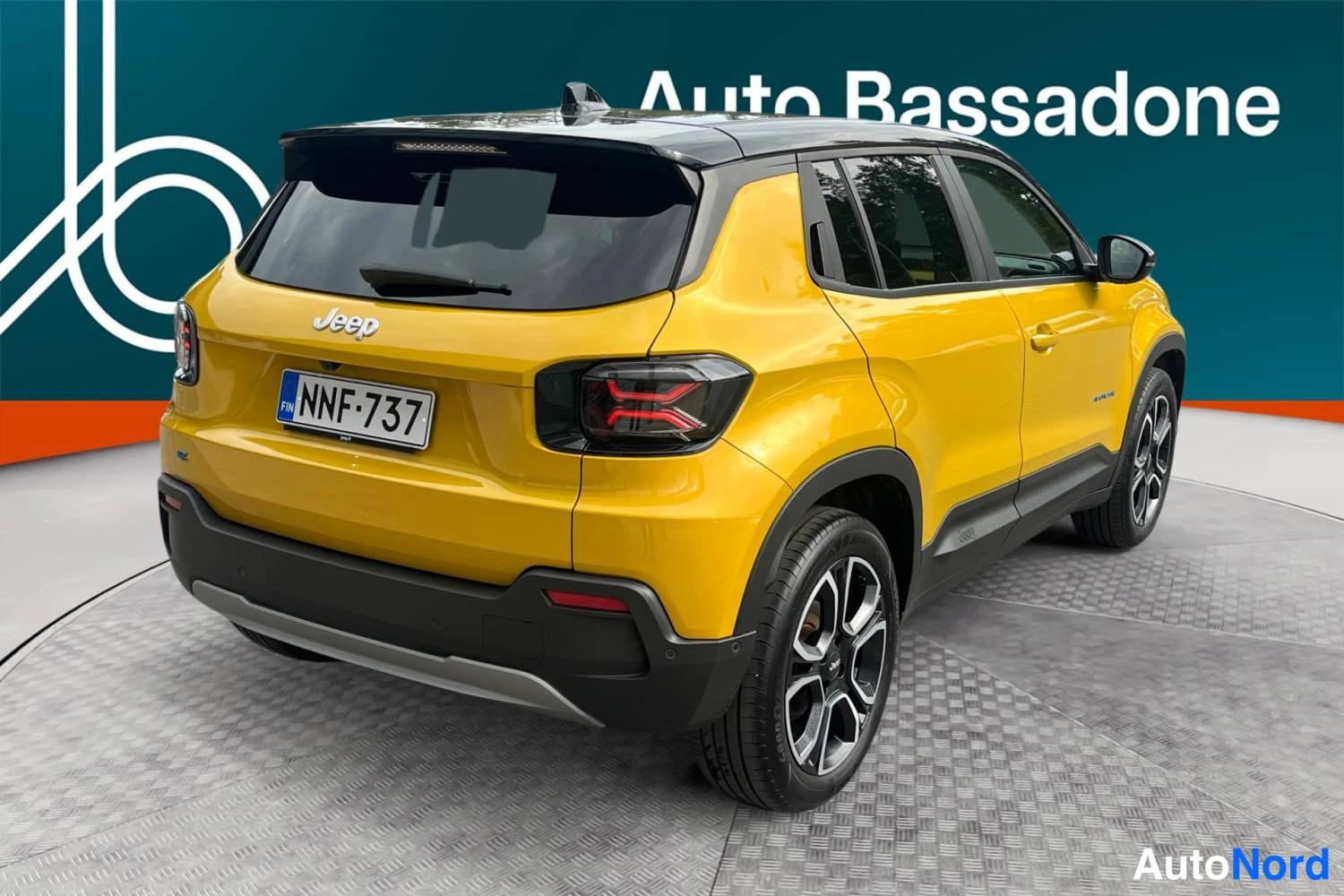 Keltainen Jeep Avenger 2024, takaviisto, kuva 6