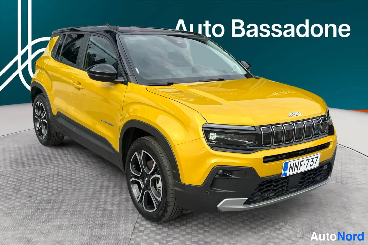Keltainen Jeep Avenger 2024, etuviisto, keula oikealle, kuva 2