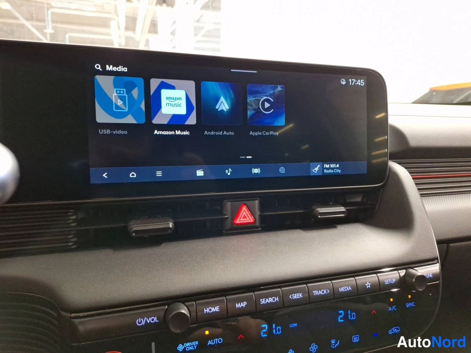 Harmaa Hyundai Ioniq 5 2025, kuva 17