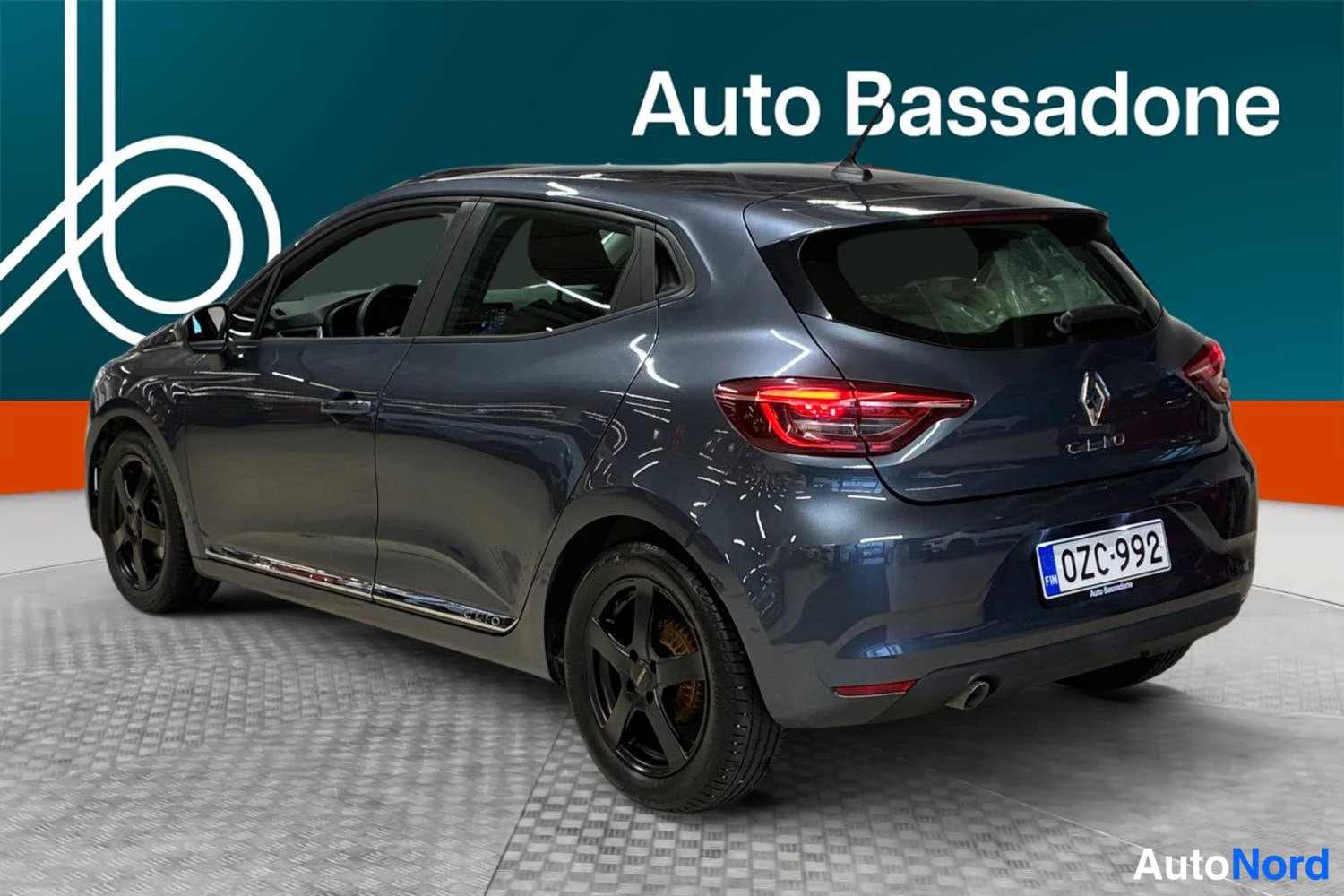 Harmaa Renault Clio 2022, takaviisto, kuva 6