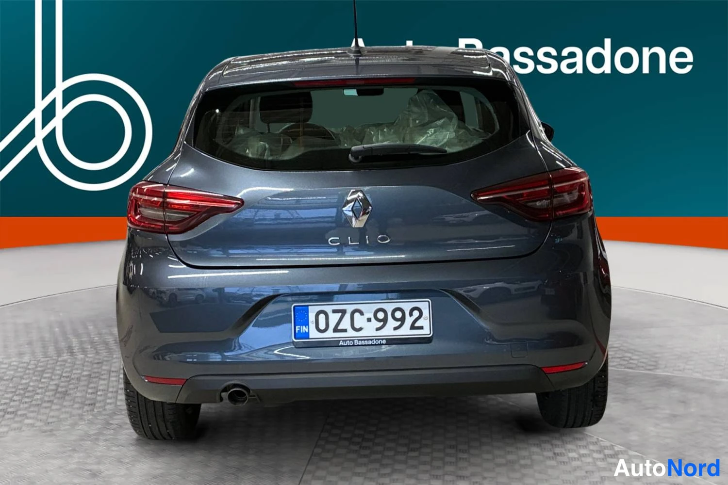 Harmaa Renault Clio 2022, takaa, kuva 8