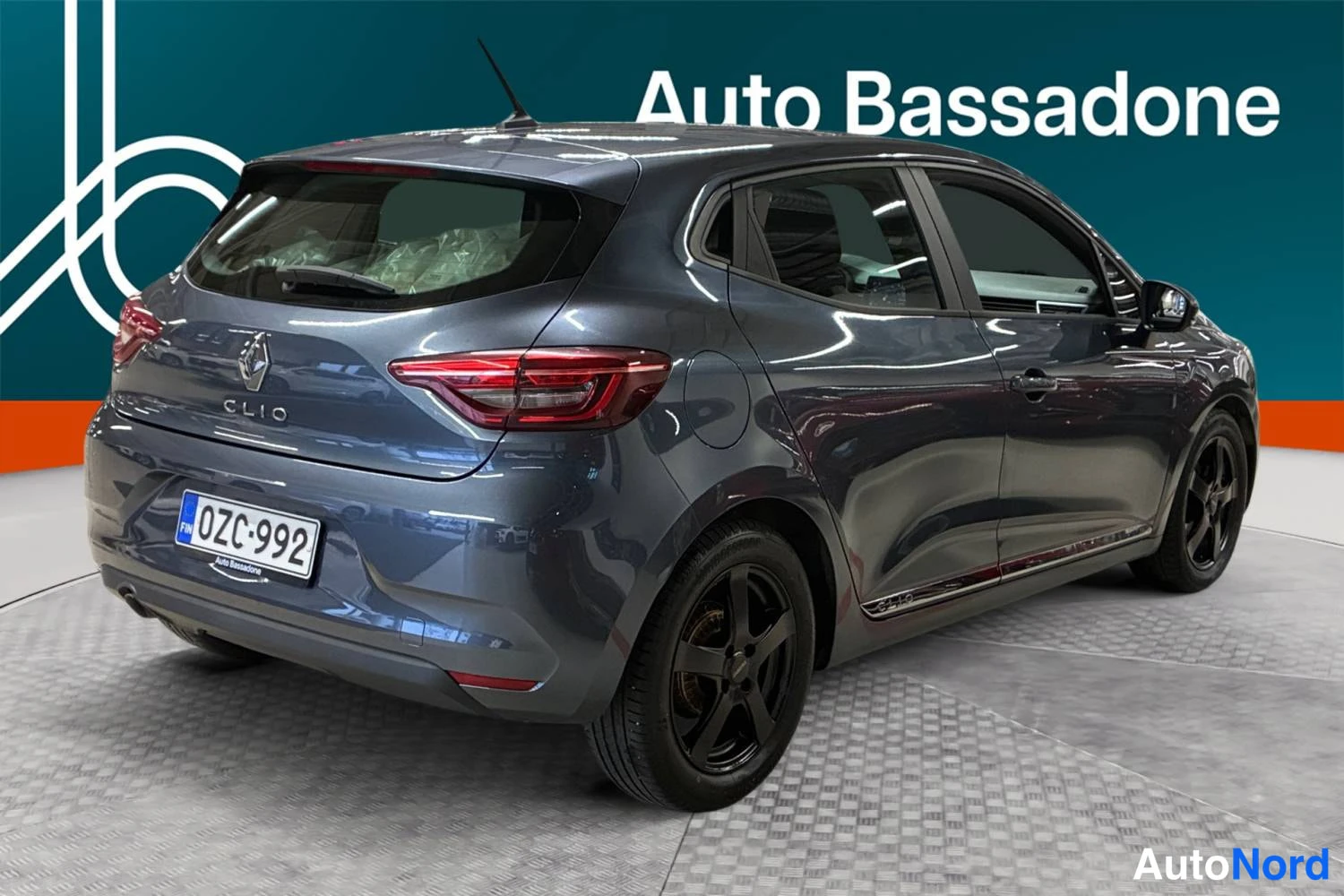 Harmaa Renault Clio 2022, takaviisto, kuva 7
