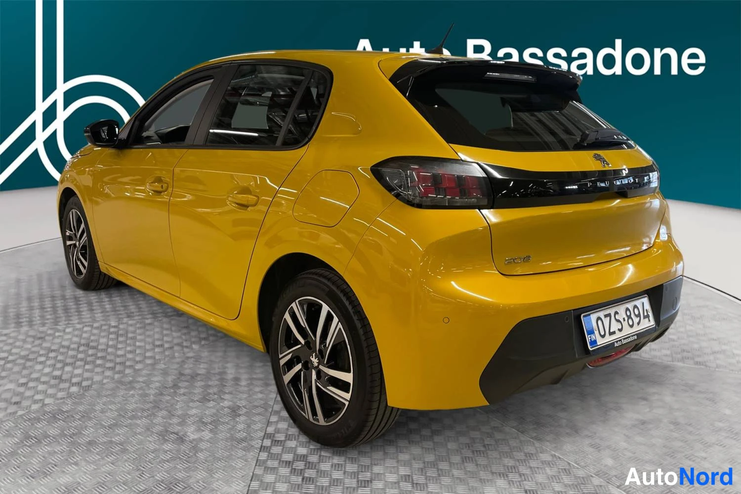 Keltainen Peugeot 208 2022, takaviisto, kuva 6