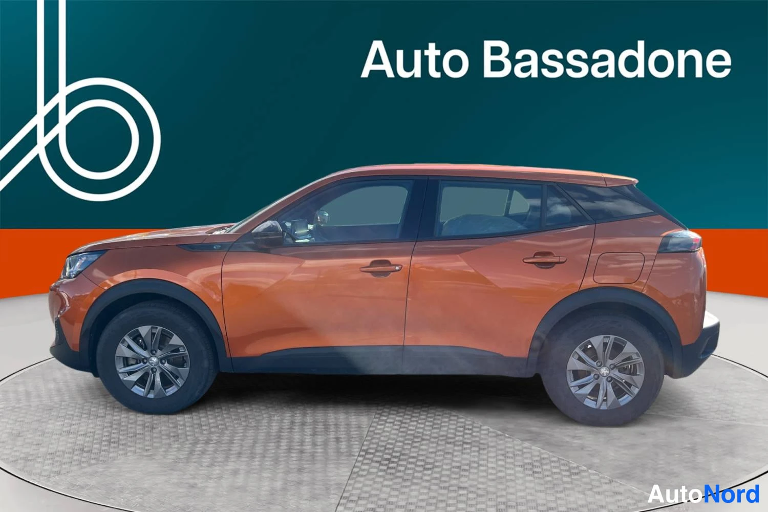 Oranssi Peugeot E-2008 2023, sivulta, kuva 5