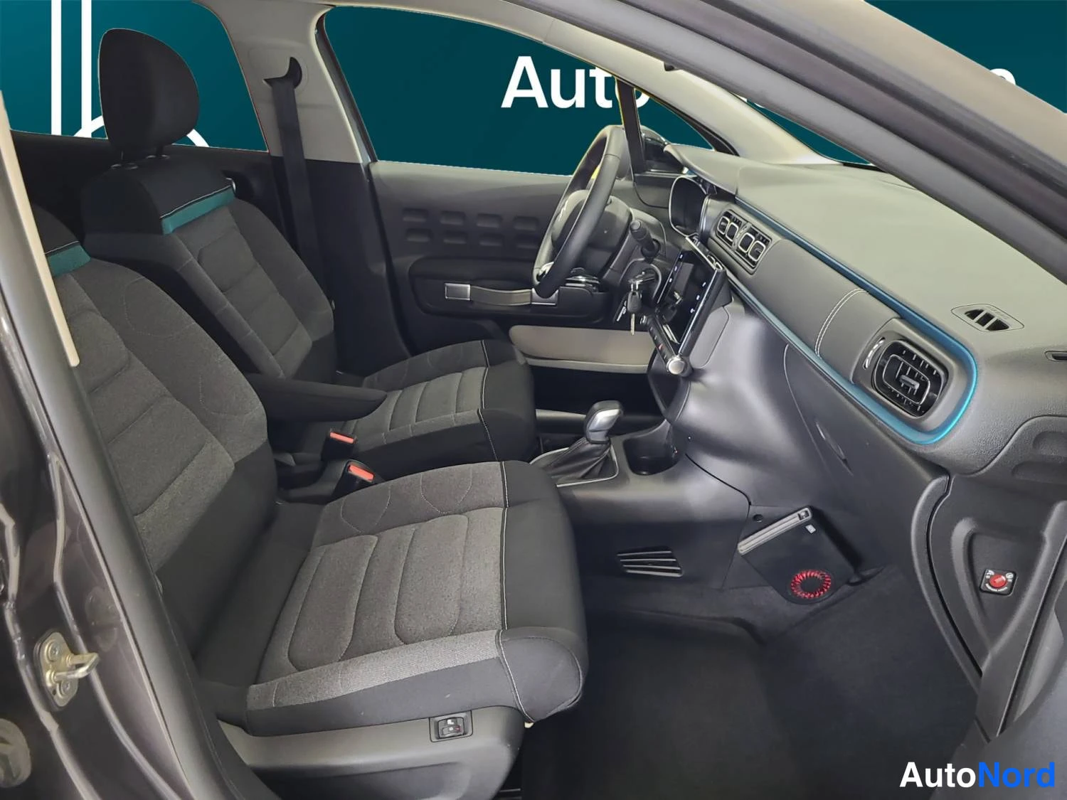 Harmaa Citroen C3 2021, ohjaamo, kuva 11