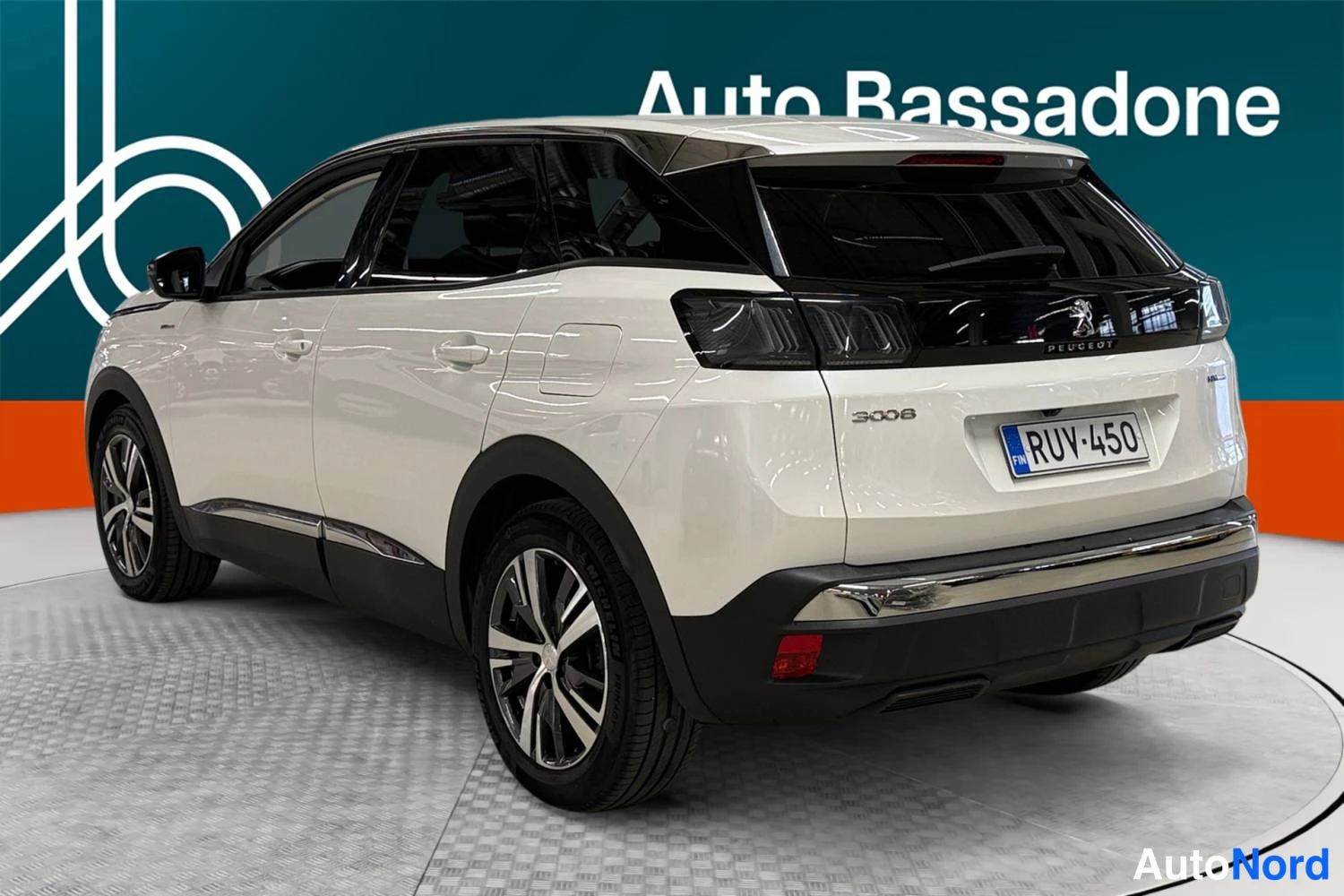 Valkoinen Peugeot 3008 2023, takaviisto, kuva 7