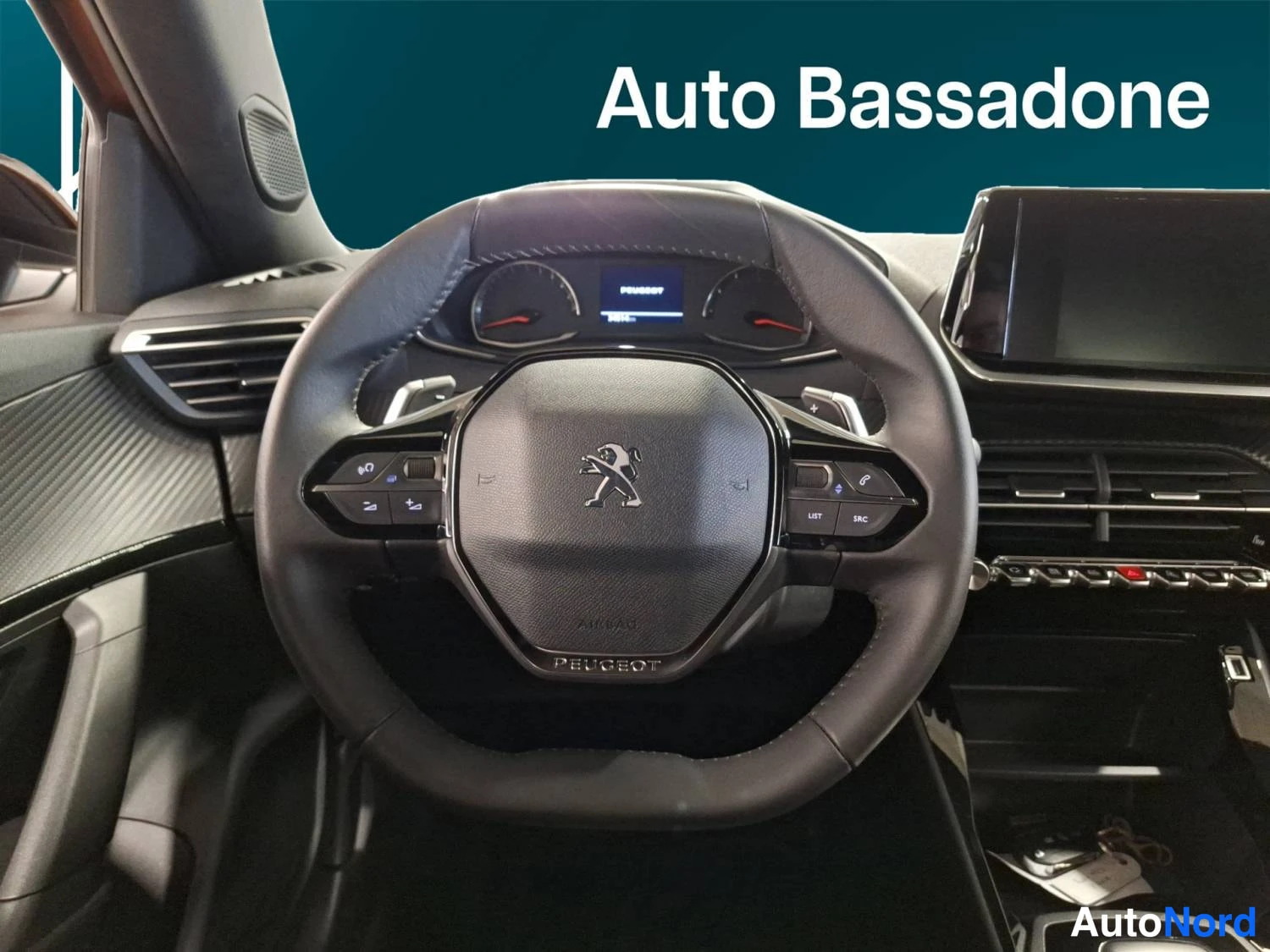 Oranssi Peugeot 2008 2023, kuva 17