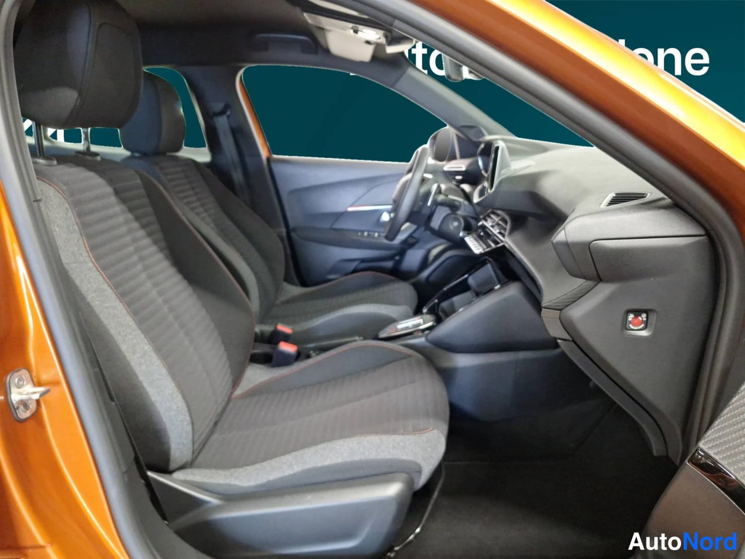 Oranssi Peugeot 2008 2023, kuva 20