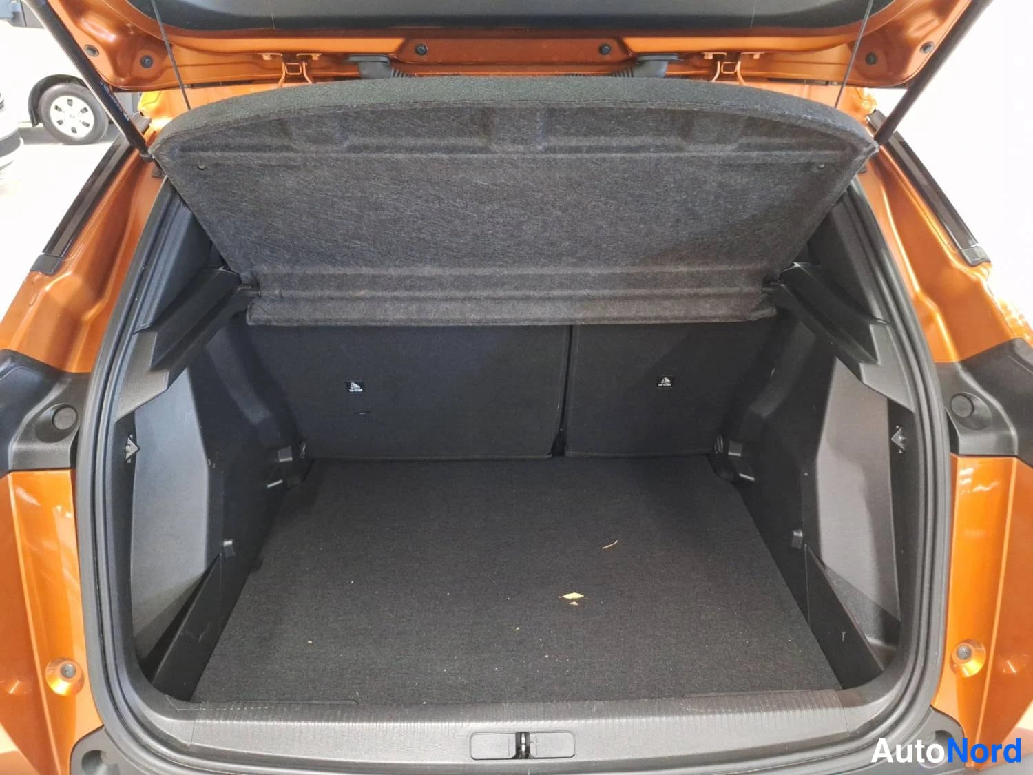 Oranssi Peugeot 2008 2023, kuva 14