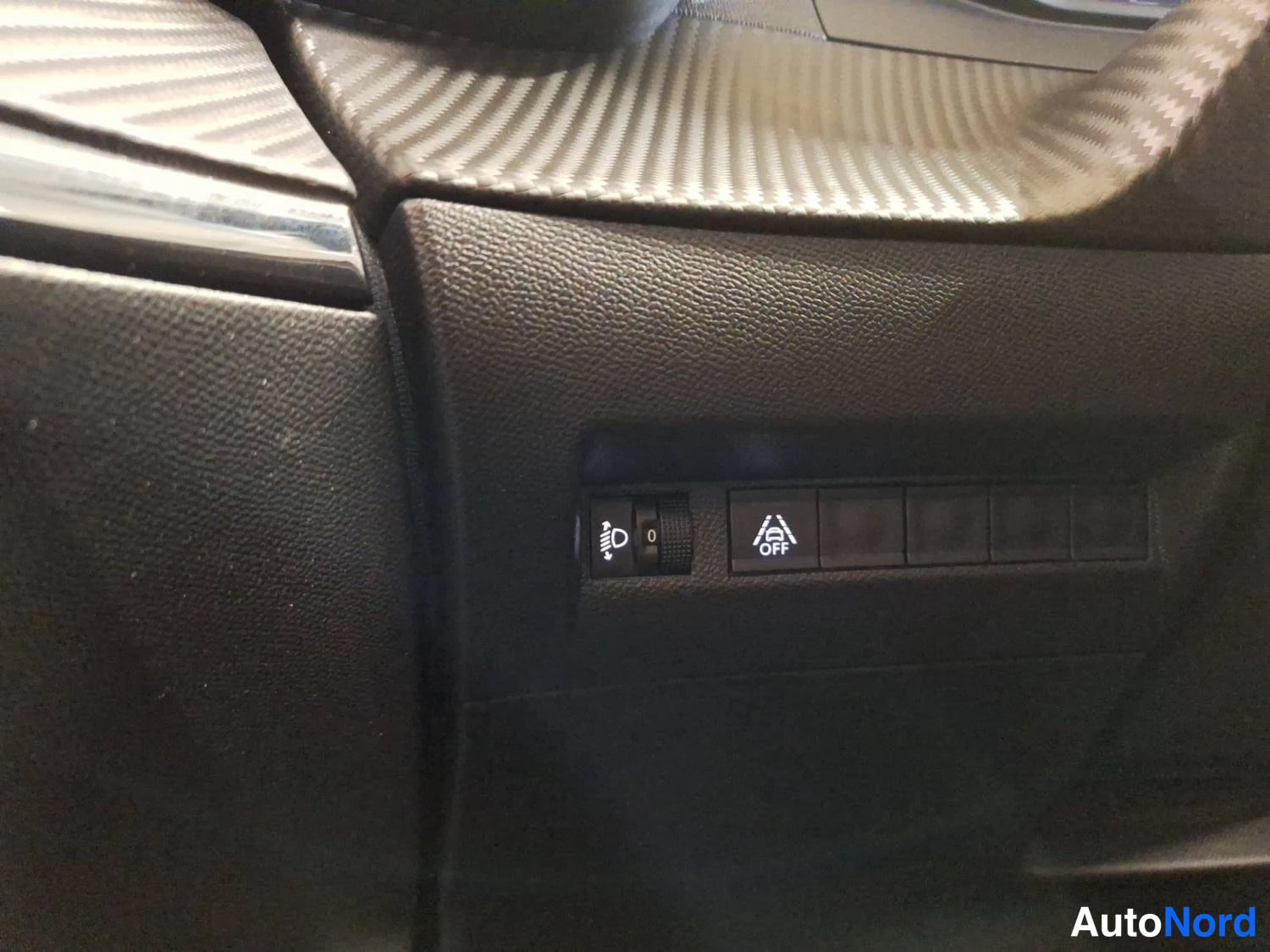 Oranssi Peugeot 2008 2023, kuva 21