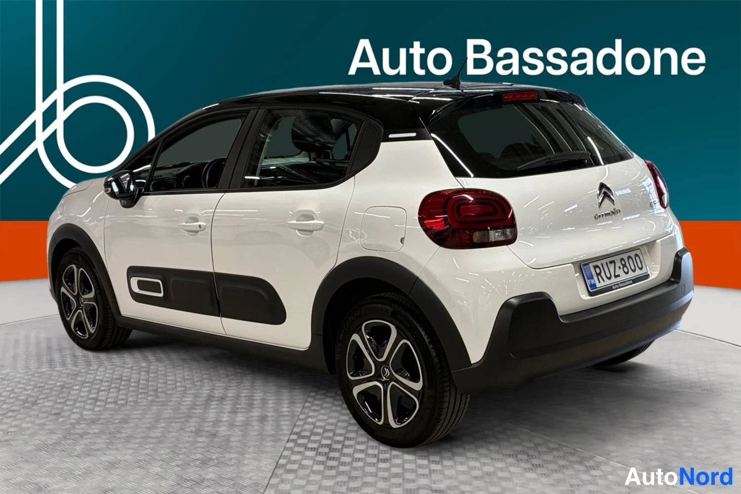 Valkoinen Citroen C3 2023, takaviisto, kuva 6