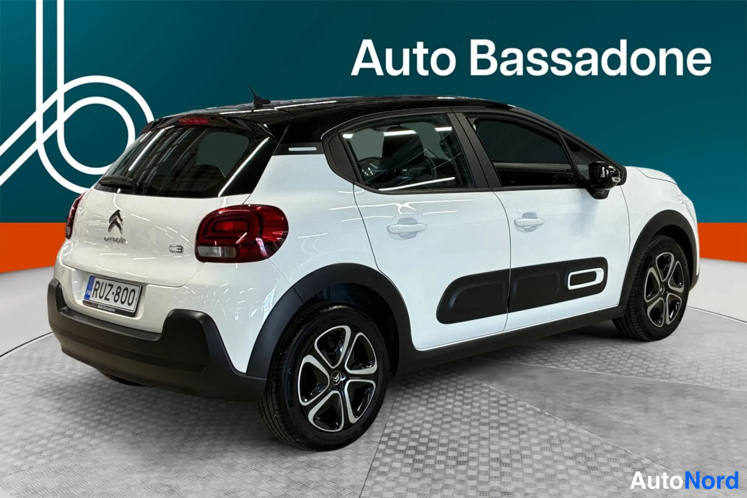 Valkoinen Citroen C3 2023, takaviisto, kuva 7