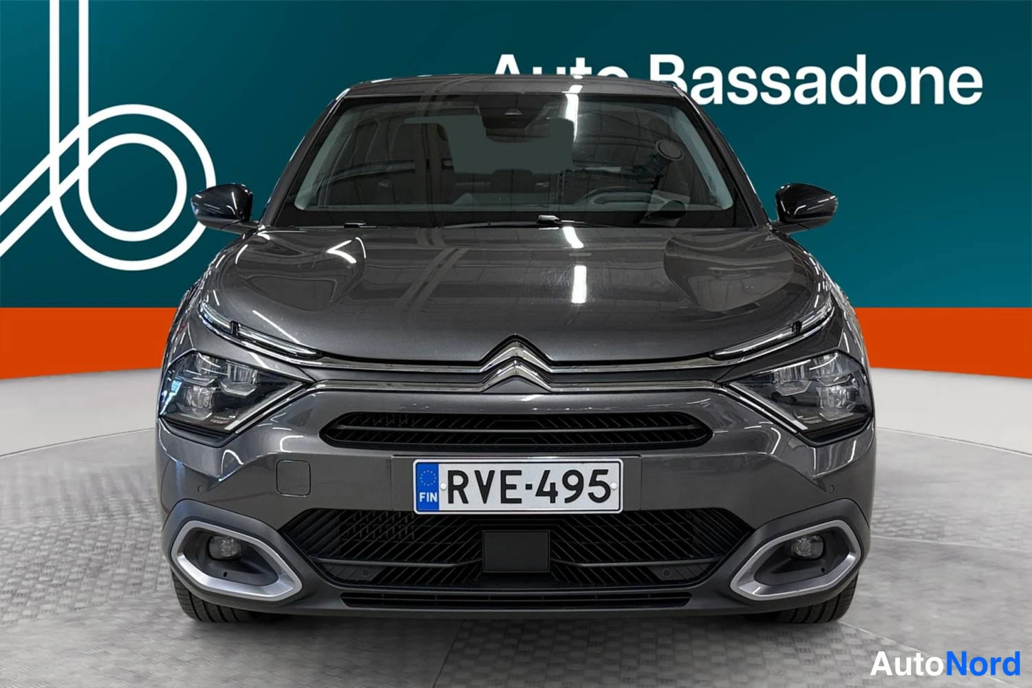 Harmaa Citroen C4 x 2023, edestä, kuva 3
