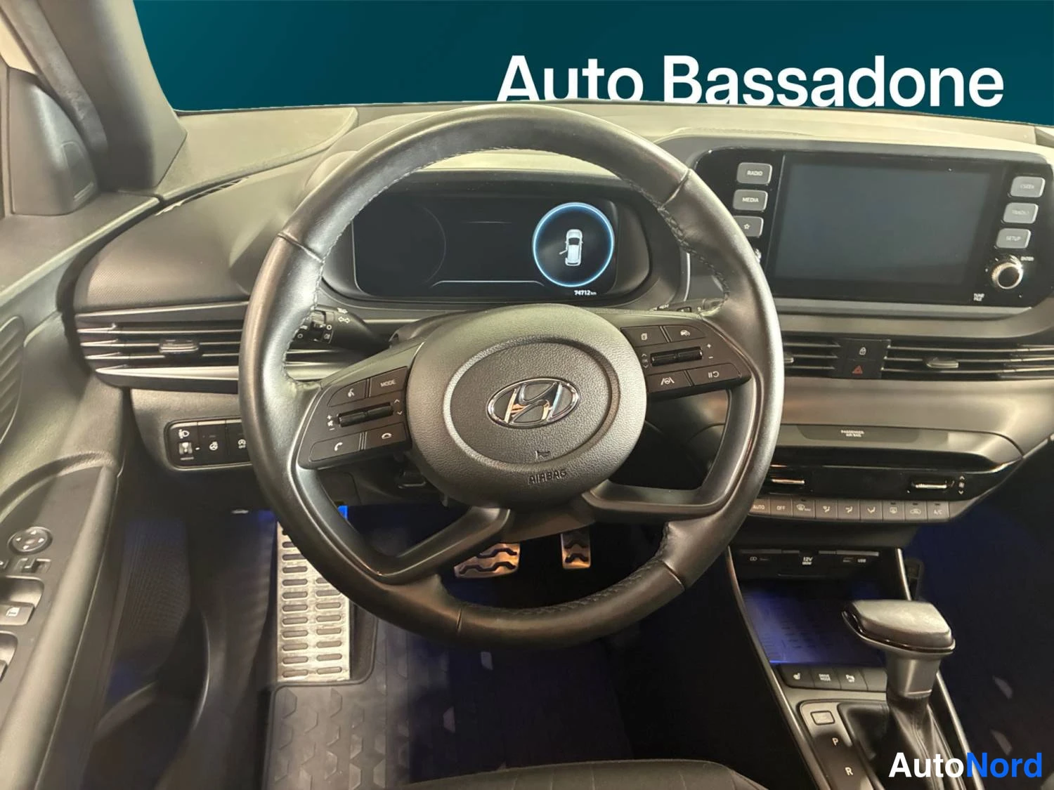 Valkoinen Hyundai Bayon 2023, kuva 28