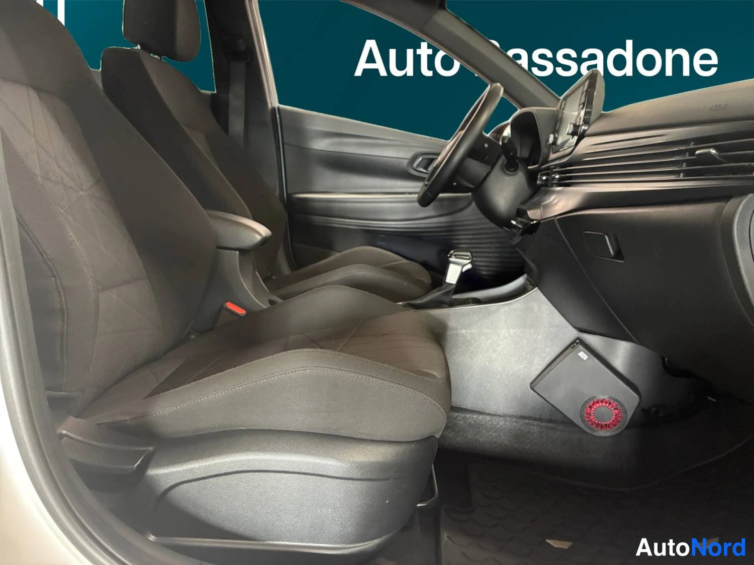 Valkoinen Hyundai Bayon 2023, kuva 30