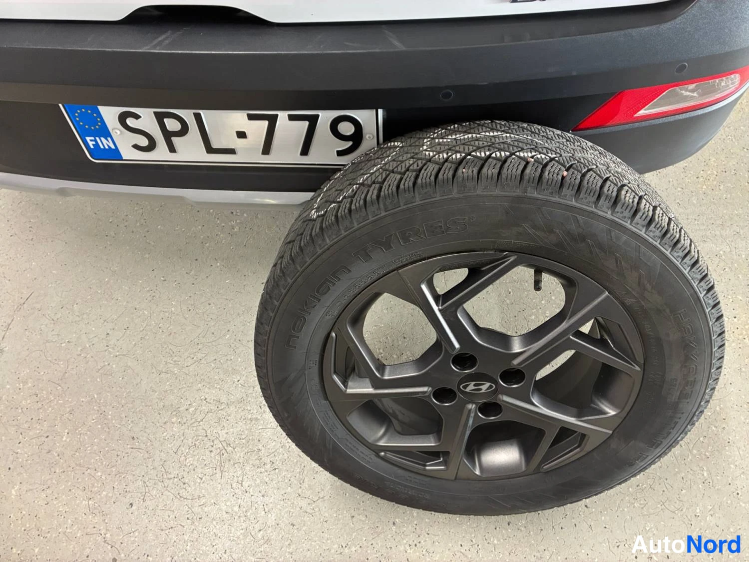 Valkoinen Hyundai Bayon 2023, takaa, kuva 9