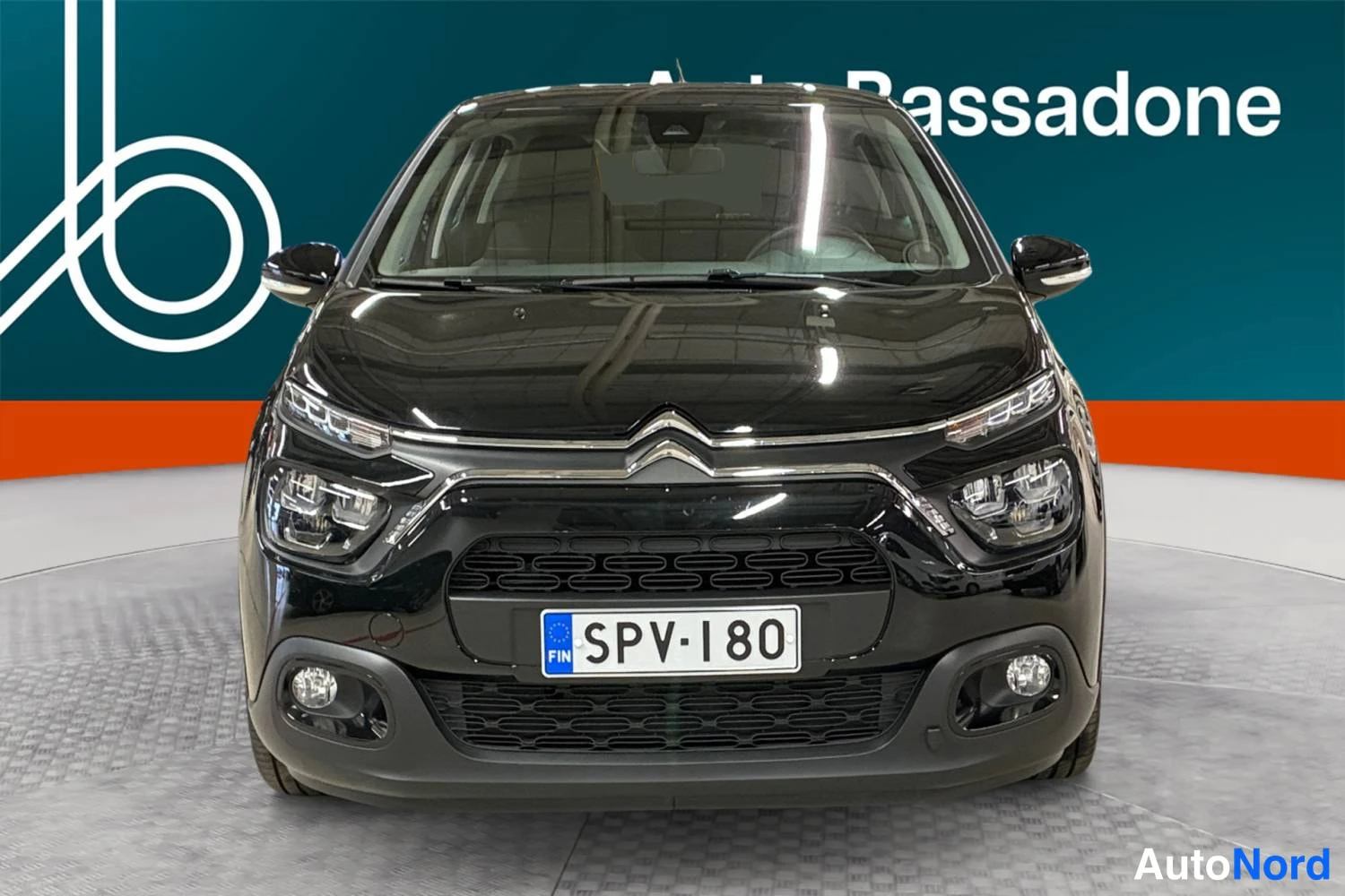 Musta Citroen C3 2024, edestä, kuva 3