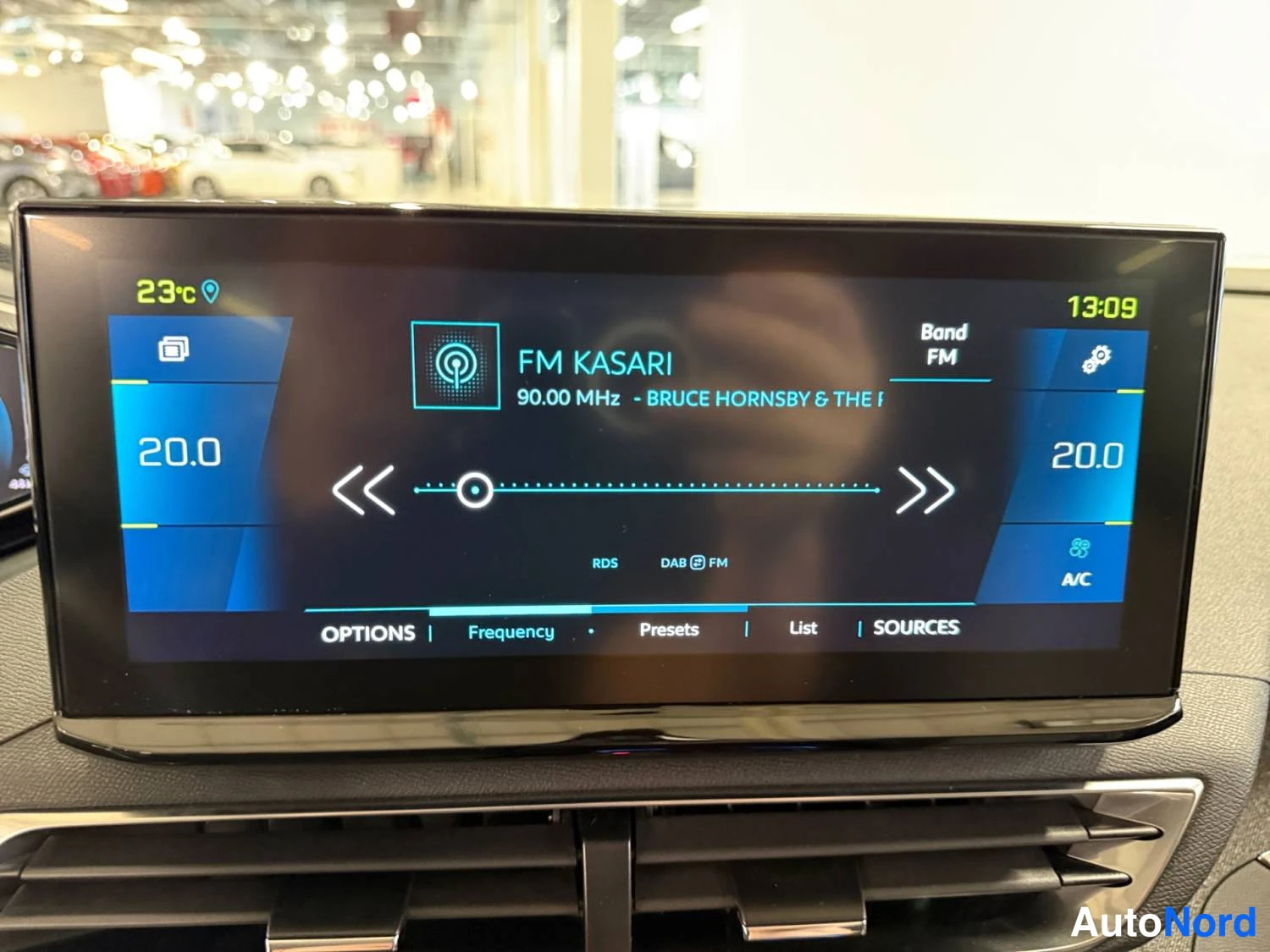 Musta Peugeot 3008 2021, kuva 24