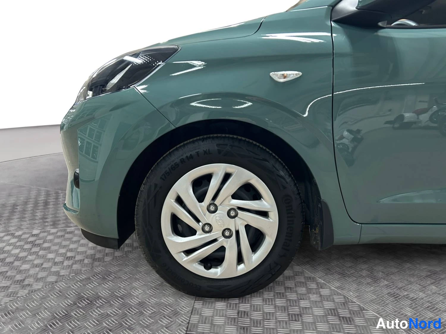 Vihreä Hyundai I10 2025, etuviisto, keula vasemmalle, kuva 2