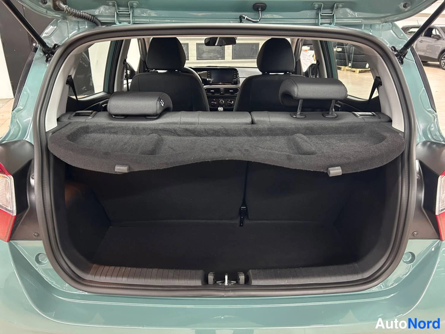 Vihreä Hyundai I10 2025, takaa, kuva 10