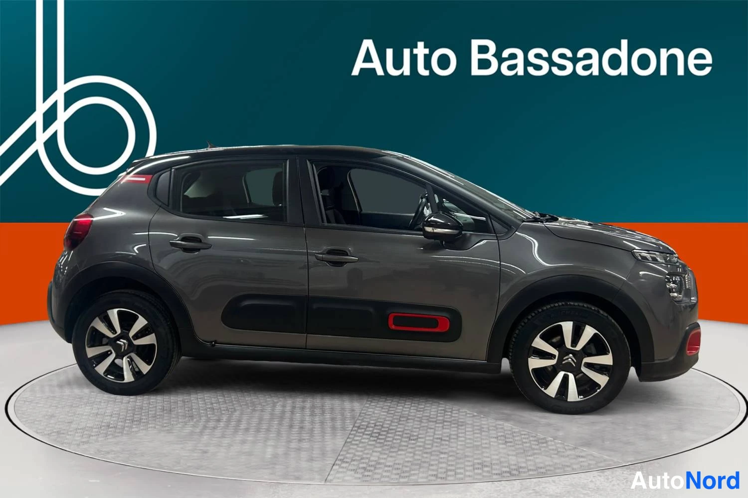 Harmaa Citroen C3 2021, sivulta, kuva 4