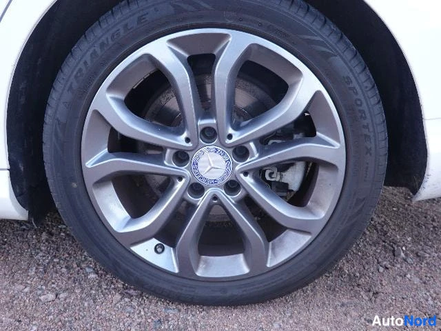 Valkoinen Mercedes-Benz 220 CDI 2016, kuva 16