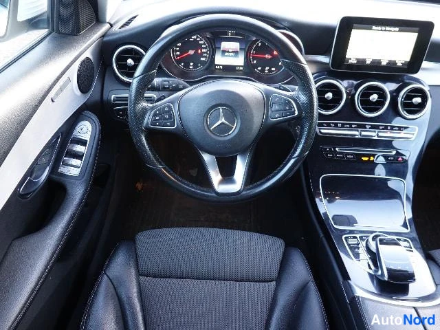 Valkoinen Mercedes-Benz 220 CDI 2016, ohjaamo, kuva 19