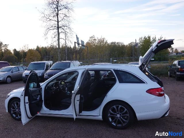 Valkoinen Mercedes-Benz 220 CDI 2016, takaviisto, kuva 10