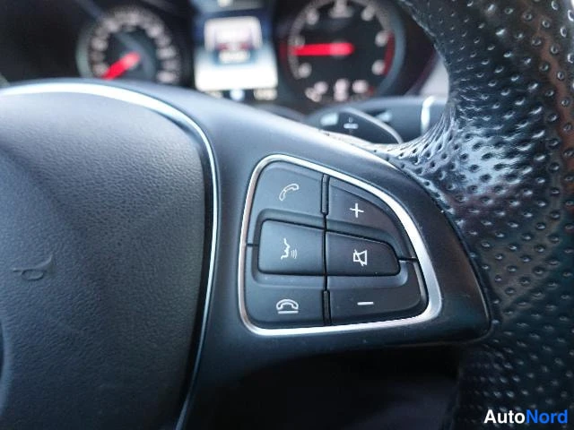 Valkoinen Mercedes-Benz 220 CDI 2016, yksityiskohta, kuva 34
