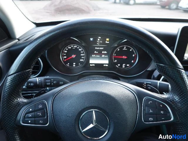 Valkoinen Mercedes-Benz 220 CDI 2016, yksityiskohta, kuva 31