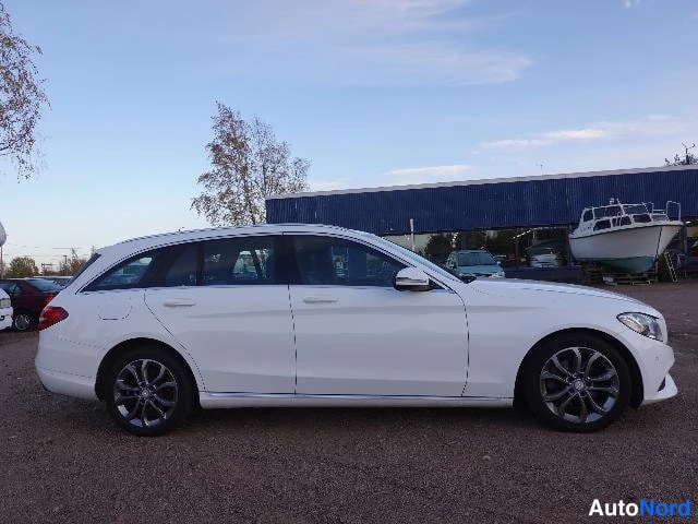 Valkoinen Mercedes-Benz 220 CDI 2016, etuviisto, keula oikealle, kuva 8