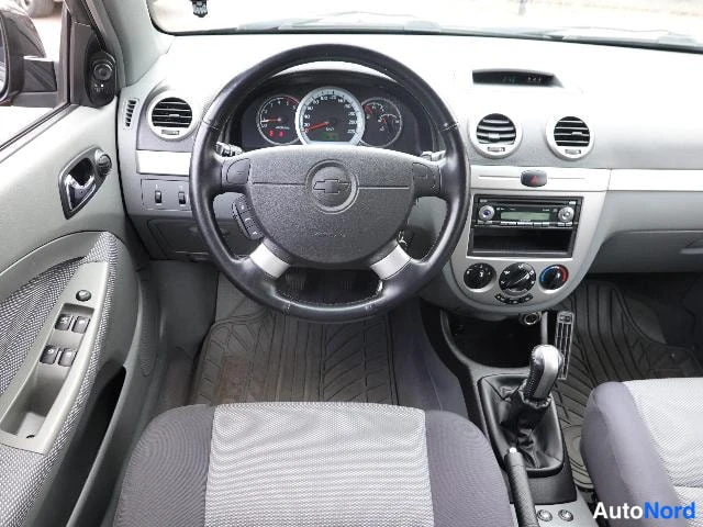 Musta Chevrolet Nubira 2010, ohjaamo, kuva 18