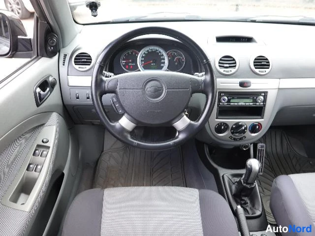 Musta Chevrolet Nubira 2010, ohjaamo, kuva 19