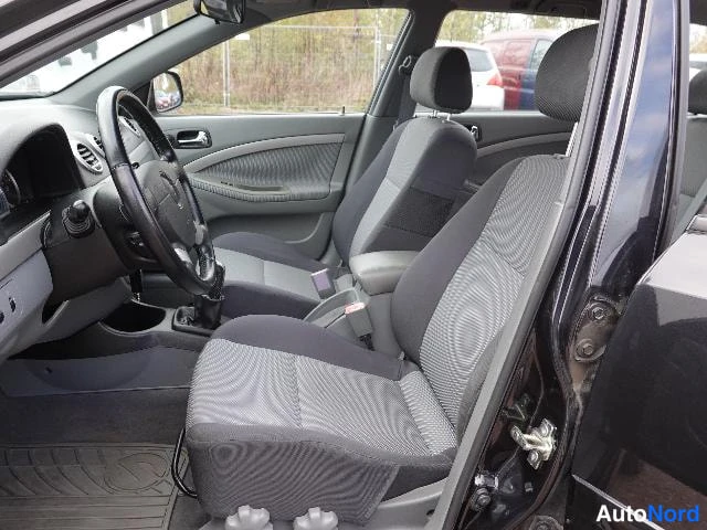 Musta Chevrolet Nubira 2010, etuistuimet, kuva 22