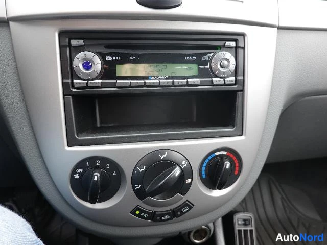 Musta Chevrolet Nubira 2010, yksityiskohta, kuva 27