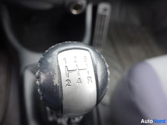 Musta Chevrolet Nubira 2010, yksityiskohta, kuva 30