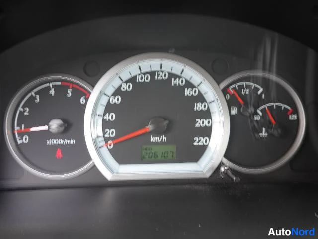 Musta Chevrolet Nubira 2010, yksityiskohta, kuva 31