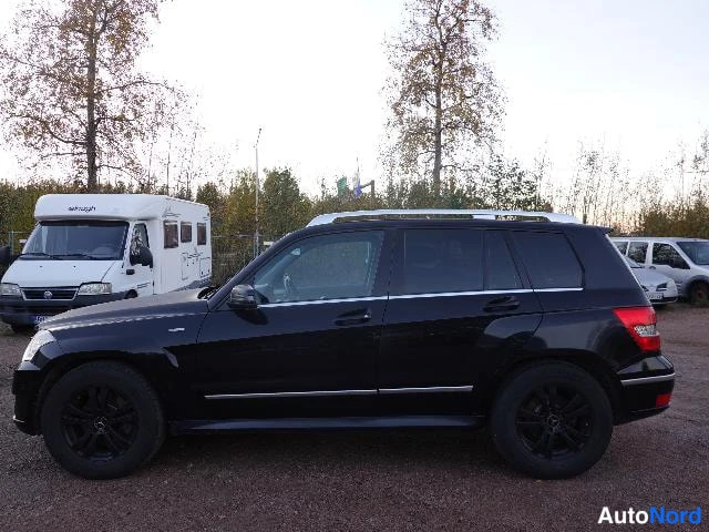 Vihreä Mercedes-Benz GLK 2010, etuviisto, keula vasemmalle, kuva 3