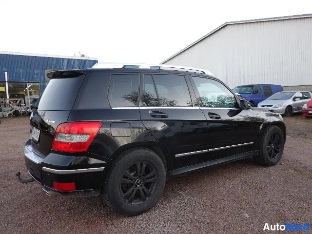 Vihreä Mercedes-Benz GLK 2010, takaviisto, kuva 12