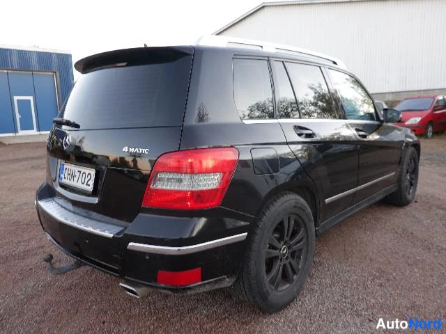 Vihreä Mercedes-Benz GLK 2010, takaviisto, kuva 10