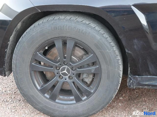 Vihreä Mercedes-Benz GLK 2010, kuva 15