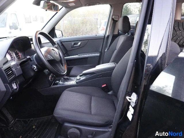 Vihreä Mercedes-Benz GLK 2010, ohjaamo, kuva 16