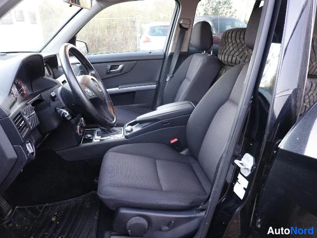 Vihreä Mercedes-Benz GLK 2010, ohjaamo, kuva 17