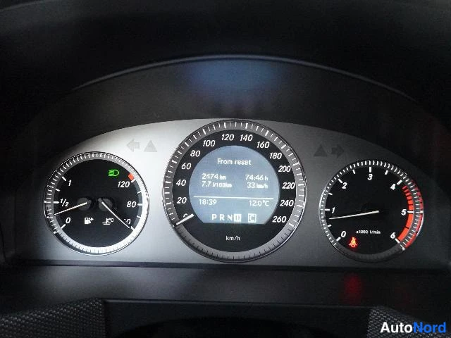 Vihreä Mercedes-Benz GLK 2010, yksityiskohta, kuva 30