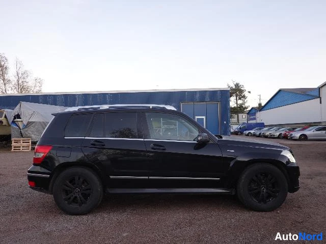 Vihreä Mercedes-Benz GLK 2010, takaviisto, kuva 9