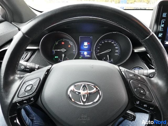 Hopea Toyota C-HR 2019, ohjaamo, kuva 12