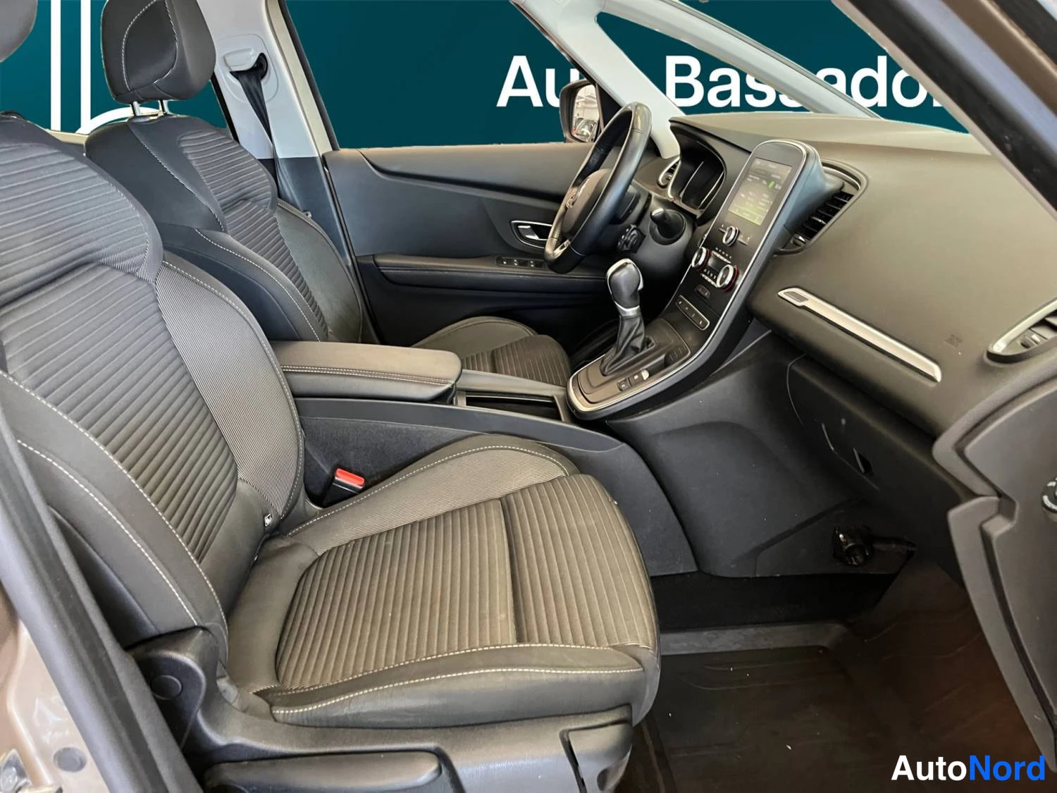 Beige Renault Scenic 2019, kuva 15