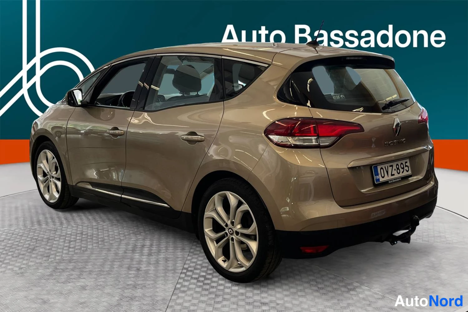 Beige Renault Scenic 2019, takaviisto, kuva 7